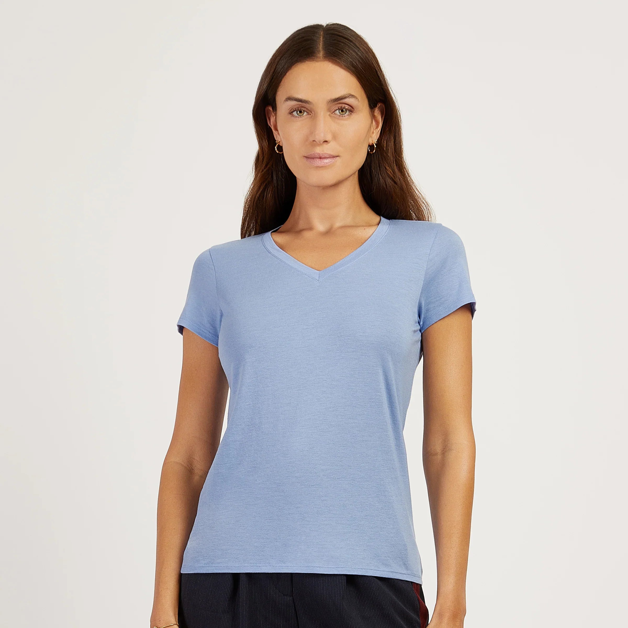 Mott&Bow | Fitted V-Neck Marcy Tee tt