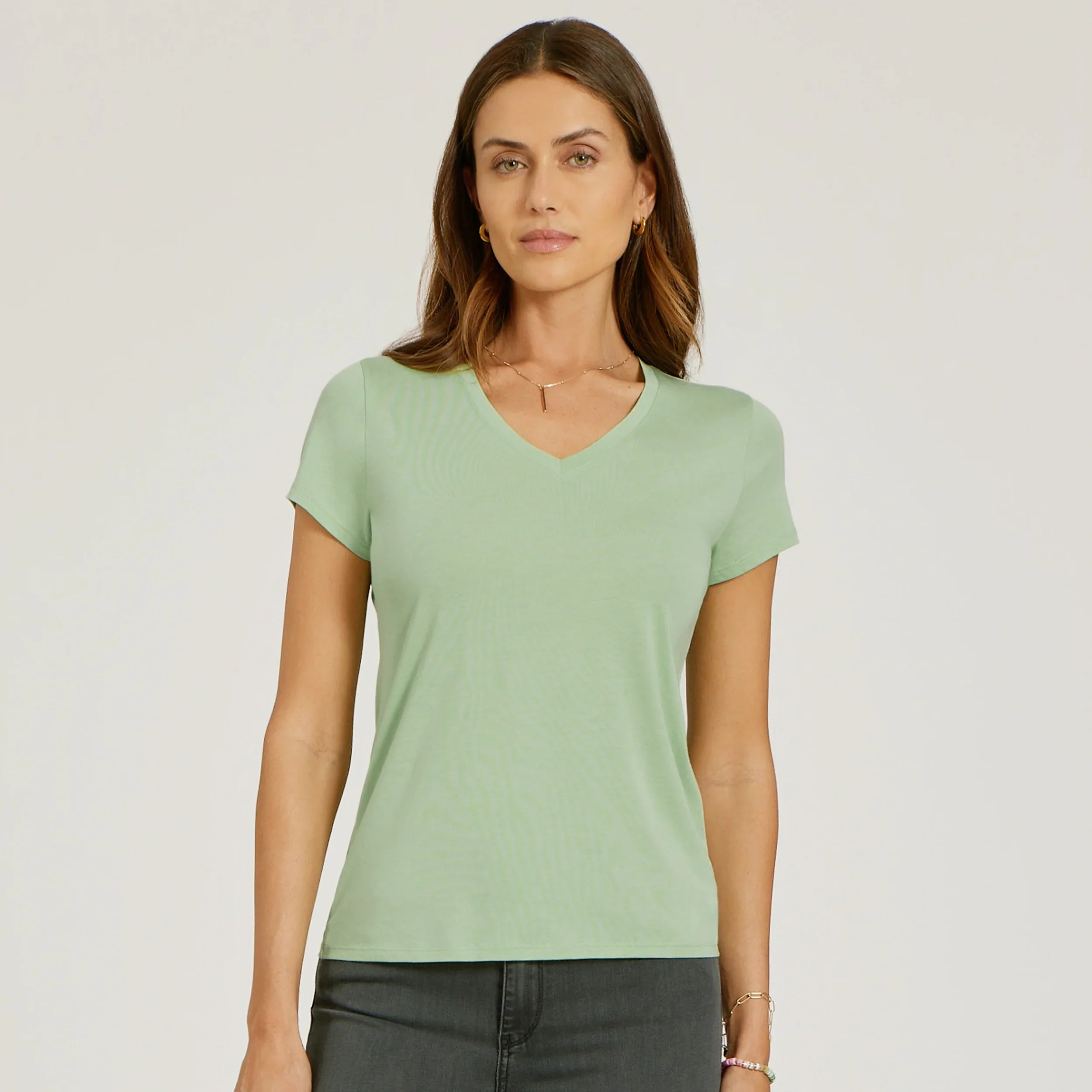 Mott&Bow | Fitted V-Neck Marcy Tee tt
