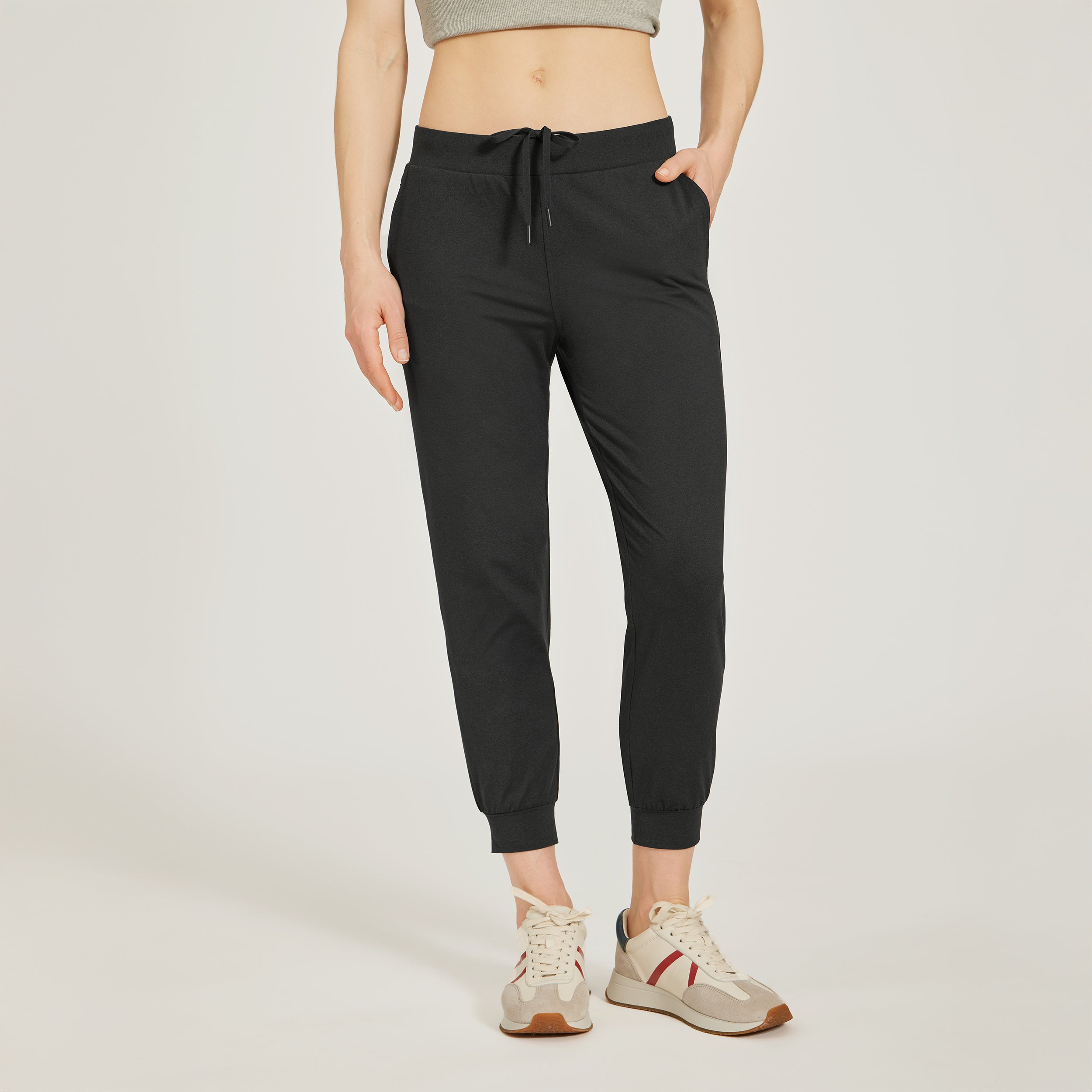Cropped Performance Jogger