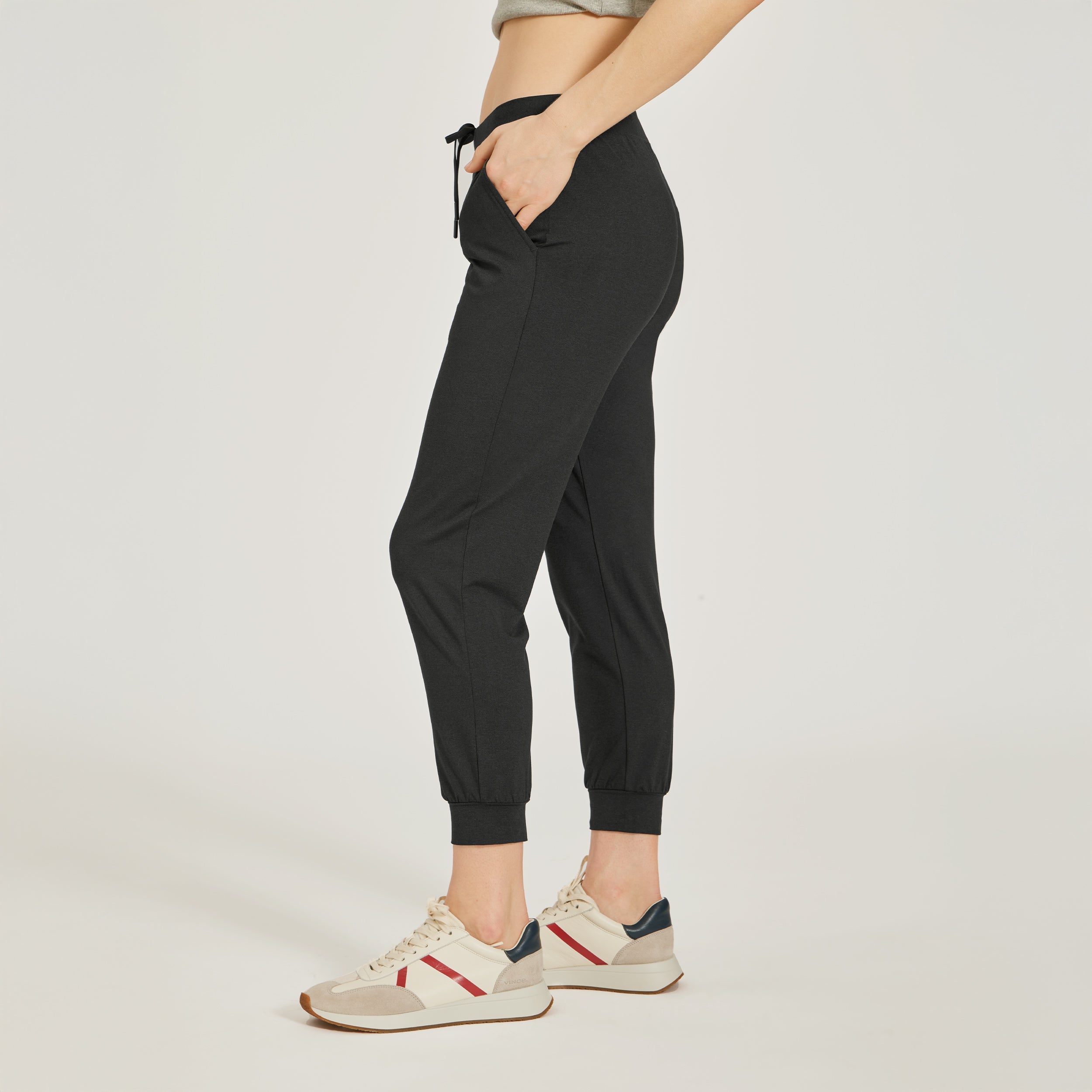 Cropped Performance Jogger