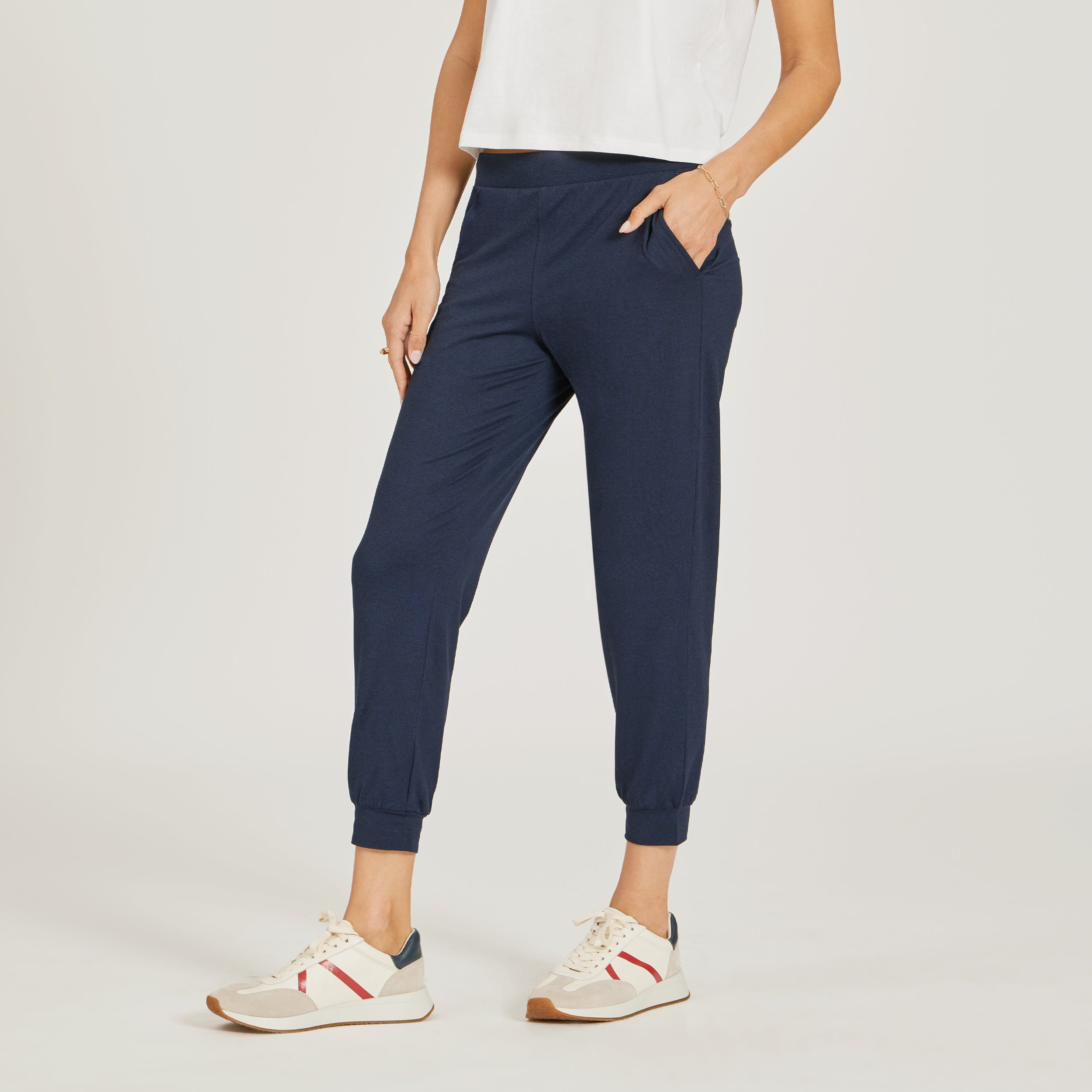 Cropped Performance Jogger