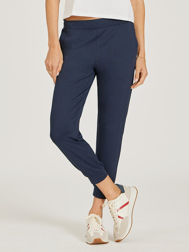Cropped Performance Jogger